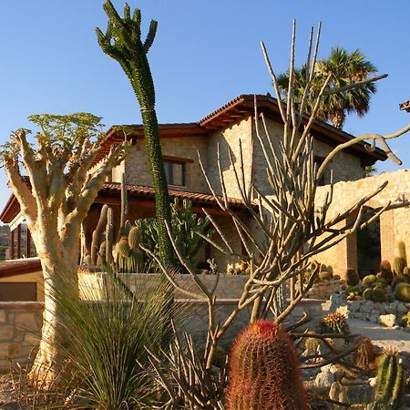 Relais Garden Cactus Hostal Favara Exterior foto