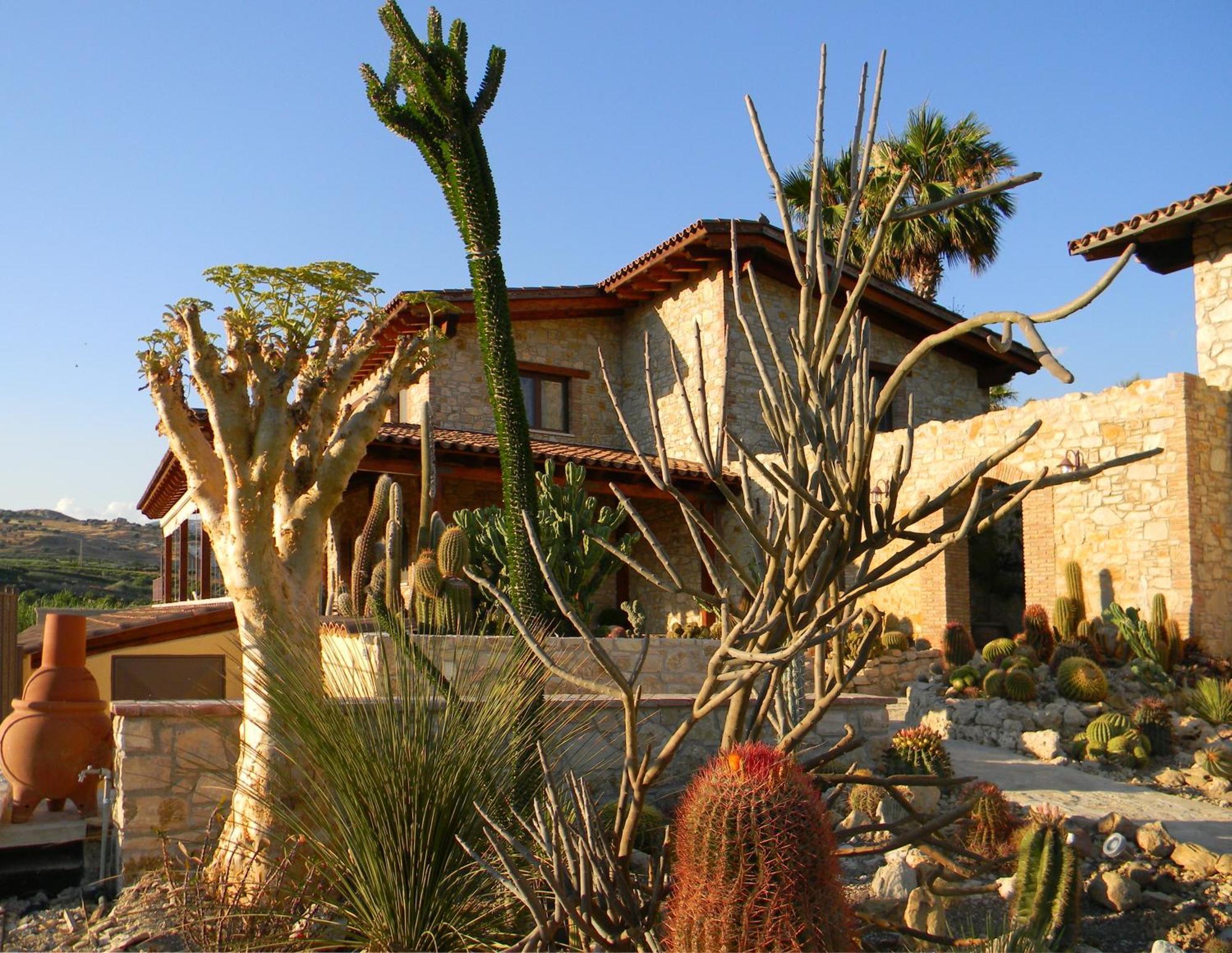 Relais Garden Cactus Hostal Favara Exterior foto